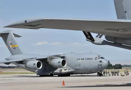 Бишкек выступил против американского поставщика топлива для "Манаса"