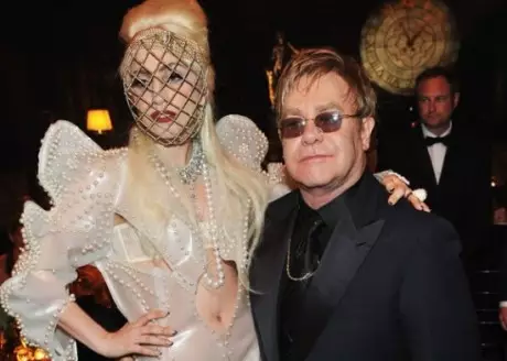 Lady Gaga станет крестной матерью сына Элтона Джона