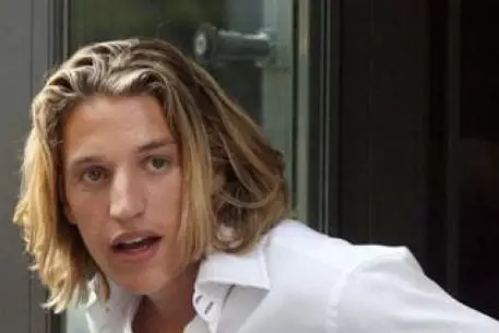 Сын Саркози отказался от поста главы парижского района