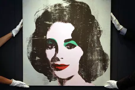 "Серебряная Лиз" Энди Уорхола продана за 10,2 миллиона долларов