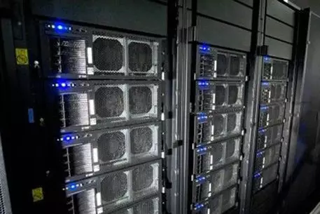 Медведев предложил назвать российский суперкомпьютер "Ломоносов"