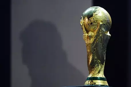 В Колумбии изъяли наполненный кокаином кубок мира по футболу