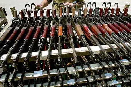 Москва достроит завод по производству "калашниковых" в Ливии