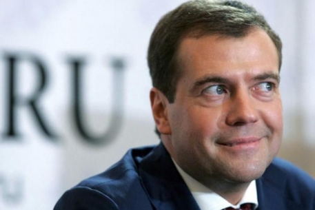 Медведев призвал бизнесменов выплатить долги по зарплате 