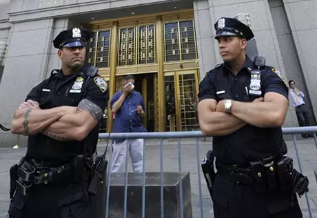 Актер из сериала "Дурнушка Бетти" убил свою мать самурайским мечом