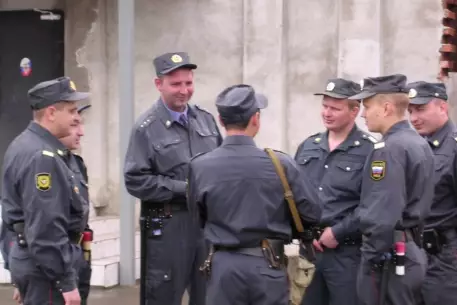 Милиционеры отчитаются о доходах до мая