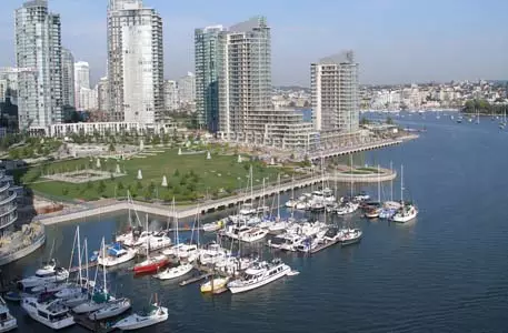 Канадская полиция задержала контрабандное судно из Шри-Ланки