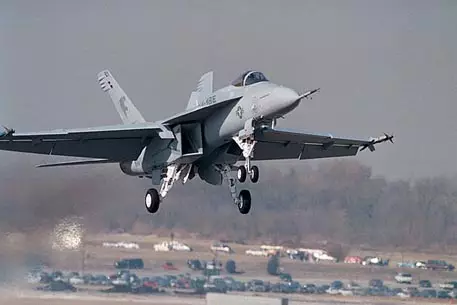 ВВС Канады перехватили самолет из Гонконга