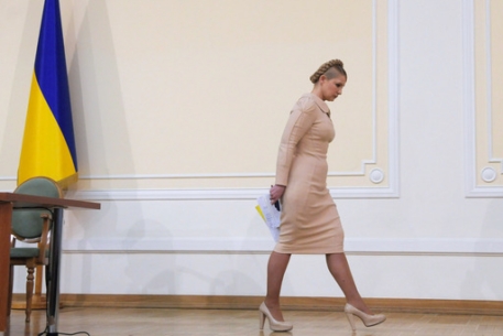 Янукович отправил правительство Тимошенко в отставку