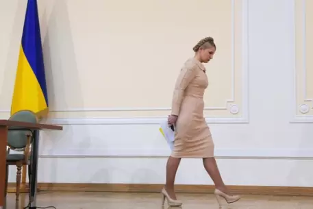 Янукович отправил правительство Тимошенко в отставку