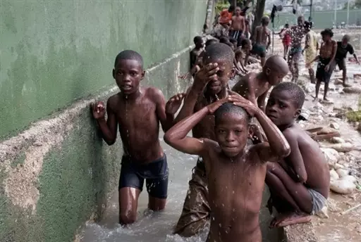 Казахстан направил Гаити 100 тысяч долларов