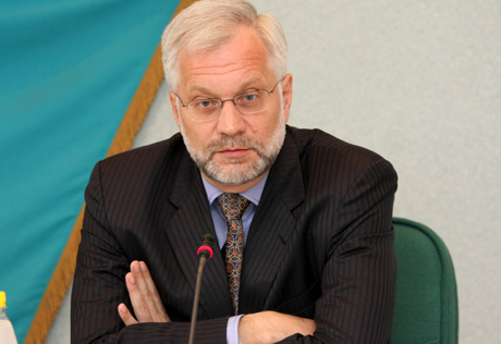 Марченко объяснил "прогулы" заседаний Сената