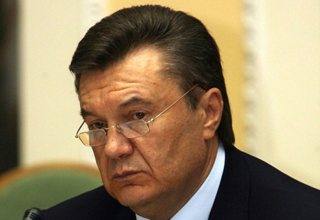 Янукович пересадит чиновников на авто эконом-класса