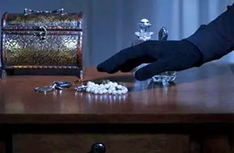 В Париже ограбили ювелирный магазин Chopard