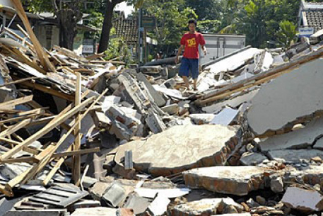 Рядом с Суматрой произошло землетрясение силой 7 баллов