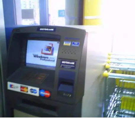 В Калининграде похитили банкомат с 2,5 миллиона рублей