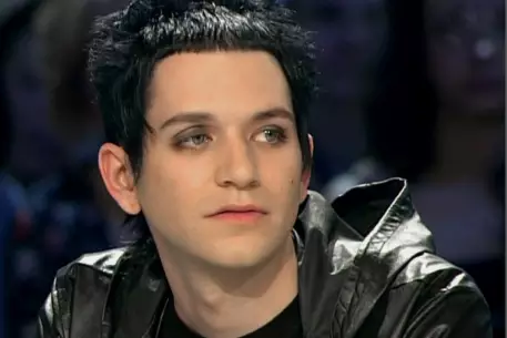 Фронтмен Placebo заразился неизвестным вирусом в Азии