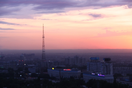 В Алматы на стройке бизнес-центра насмерть завалило рабочего