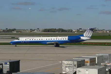 В Оттаве при посадке самолет выкатился за пределы ВПП