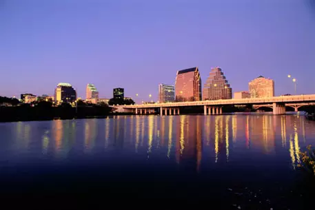 Forbes составил рейтинг городов-"транжир" США