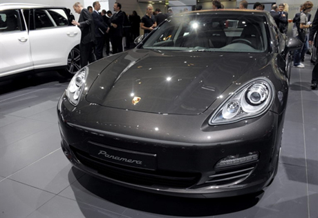 Две новые версии Porsche Panamera презентуют в марте