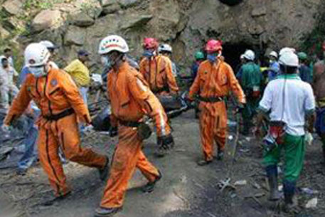 Пожар на шахте в Китае заблокировал под землей 50 человек
