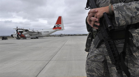 При крушении военного самолета в Эквадоре погибли пять человек