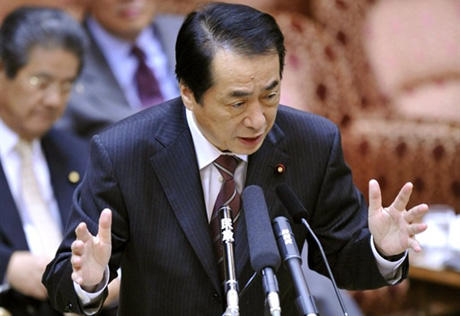 Японские депутаты добиваются отставки премьера Наото Кана