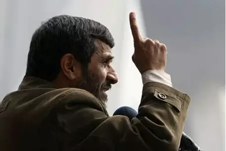 Ахмадинежад отдаст два министерских кресла женщинам