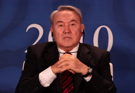 Назарбаев согласился управлять Казахстаном до 2020 года