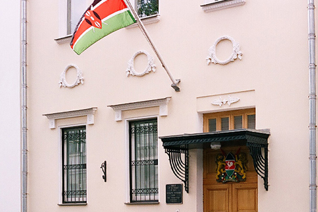 Машина посольства Кении в Москве сбила пешехода