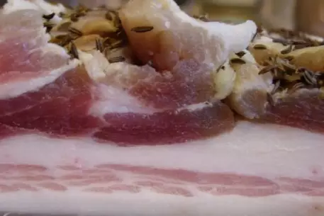 Россия вернула в Канаду 24,5 тонны зараженного сала