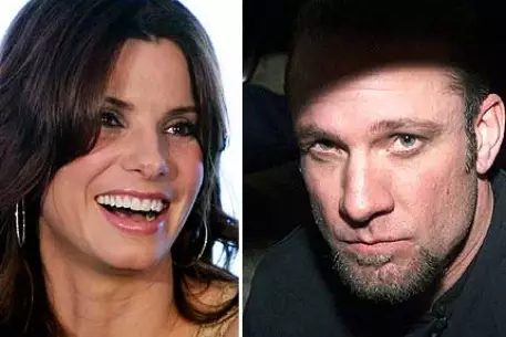 Муж Сандры Баллок записался в реабилитационную клинику