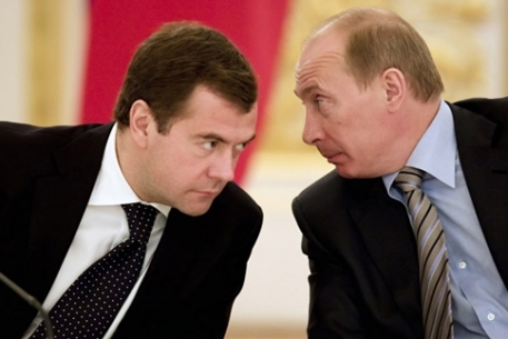 Сторонники Медведева выступили против Путина