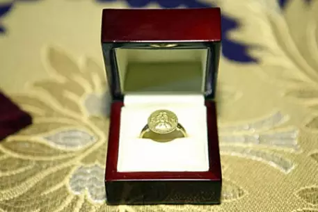 Археологи усомнились в подлинности подарка Януковичу