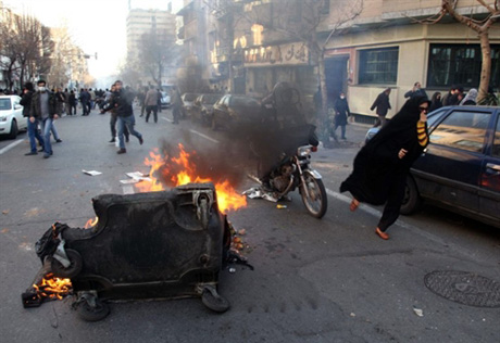 Иран возложил ответственность за беспорядки 14 февраля на США и Израиль