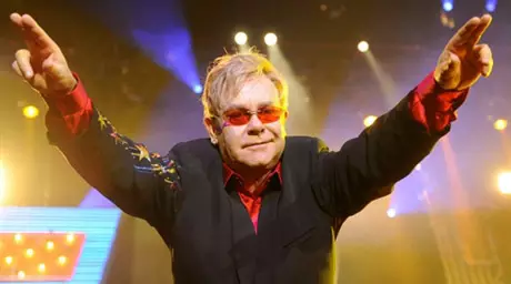 Элтон Джон снимет автобиографический фильм  