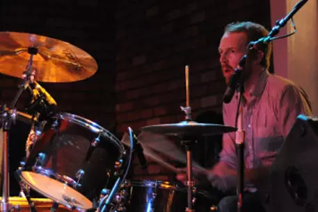 Барабанщик канадской группы умер во время концерта