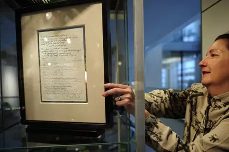 Текст песни Леннона ушел с молотка за 1,2 миллиона долларов