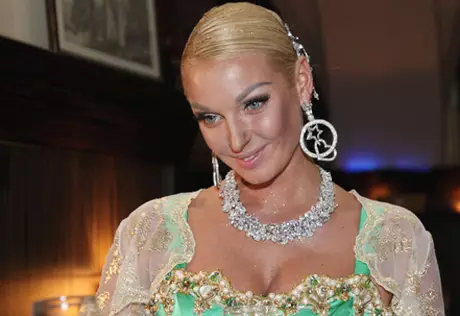 Волочкова порадовалась отсутствию "Единой России" в Казахстане