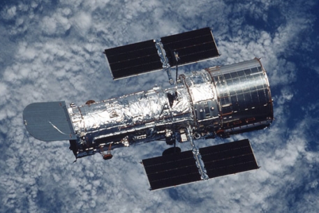 Завершен ремонт телескопа "Хаббл" в открытом космосе