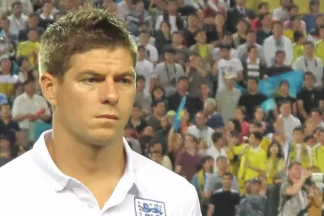 Стивен Джеррард продлил контракт с "Ливерпулем"