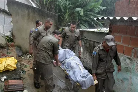 Число жертв наводнения в Рио-де-Жанейро достигло 95