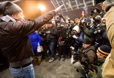 Интернет-пользователи опознали провокатора с площади у Киевского вокзала