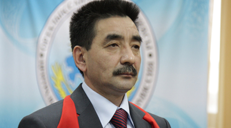 Кандидат в президенты Казахстана Ахметбеков проведет агитацию в Интернете 