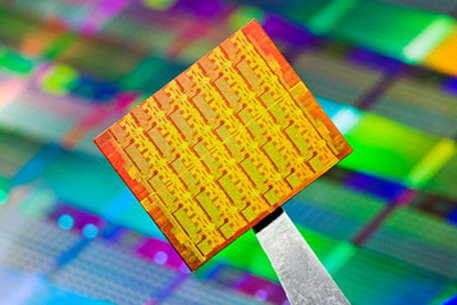 Intel начнет поставки 48-ядерных процессоров этим летом