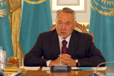 Назарбаев раскритиковал методы политической борьбы в Киргизии