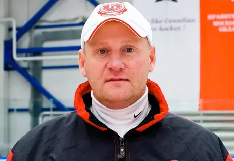 В клуб КХЛ "Металлург" пришел новый тренер