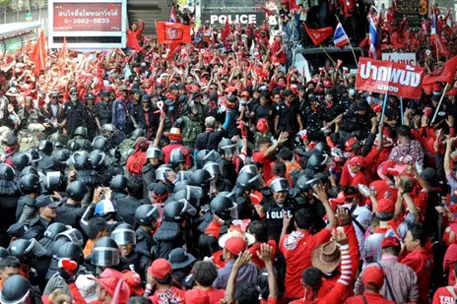 ЦИК Таиланда распустил правящую демократическую партию