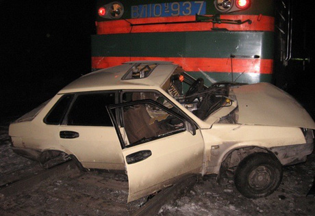 В Башкирии электропоезд столкнулся с автомобилем
